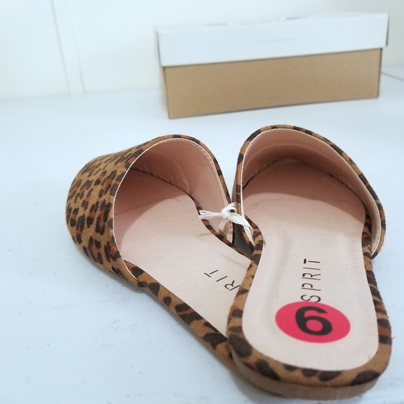 Easy Spirit Shoes Easy Spirit Leopard Closed Pointed Toe Slides